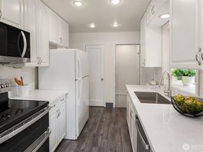 9009 Canyon Drive, Kent WA 98030