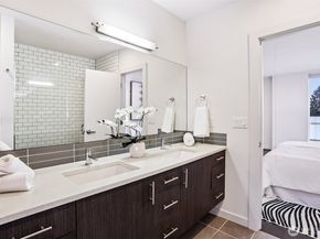 2347 10th Avenue E, Seattle WA 98102