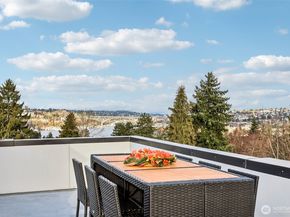 2347 10th Avenue E, Seattle WA 98102