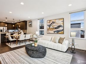 2347 10th Avenue E, Seattle WA 98102