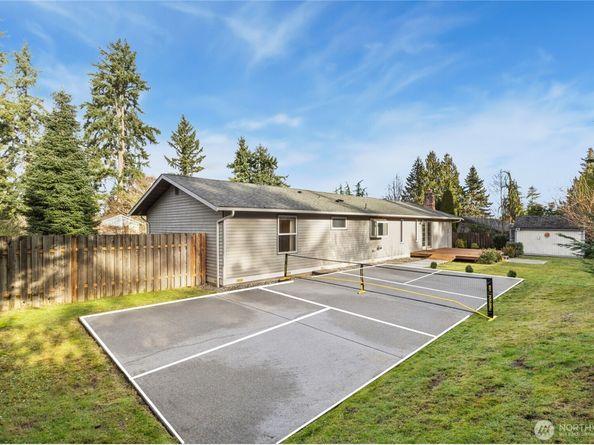 2952 216th Place SW, Brier WA 98036