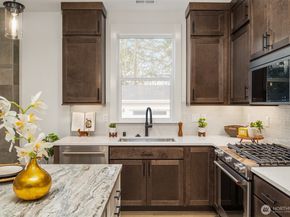 13472 (HS 8) NE 112th Place, Redmond WA 98052