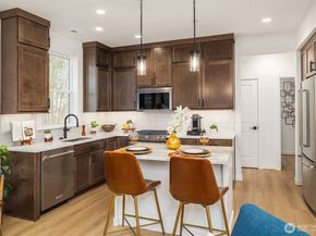 13472 (HS 8) NE 112th Place, Redmond WA 98052