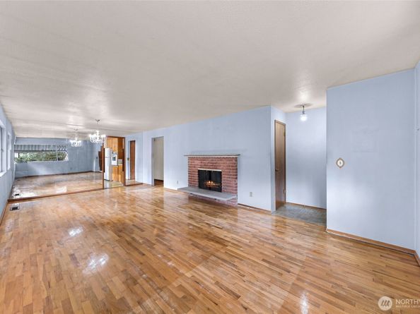 9539 7th Avenue NW, Seattle WA 98117