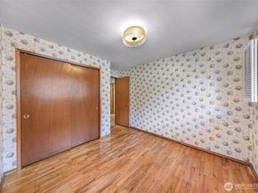 9539 7th Avenue NW, Seattle WA 98117