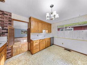 9539 7th Avenue NW, Seattle WA 98117