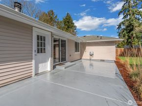 27030 14th Avenue S, Des Moines WA 98198