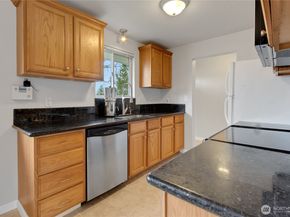 27030 14th Avenue S, Des Moines WA 98198