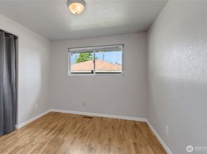 27030 14th Avenue S, Des Moines WA 98198