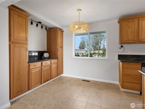 27030 14th Avenue S, Des Moines WA 98198