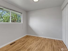 27030 14th Avenue S, Des Moines WA 98198