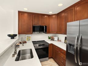 5000 NW Village Park Drive G242, Issaquah WA 98027