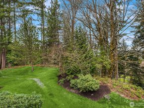 5000 NW Village Park Drive G242, Issaquah WA 98027