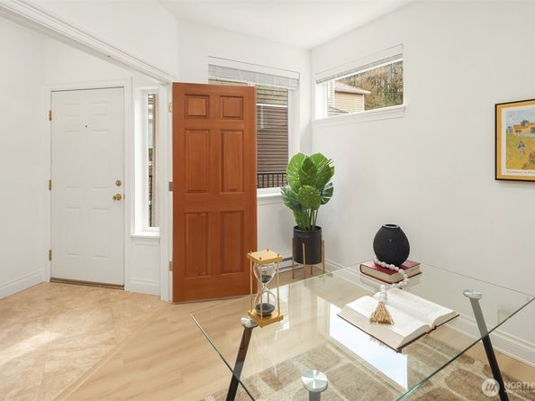 5000 NW Village Park Drive G242, Issaquah WA 98027