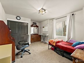 2806 NE Bowen Street, Bremerton WA 98310