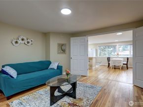 2007 168th Avenue NE, Bellevue WA 98008