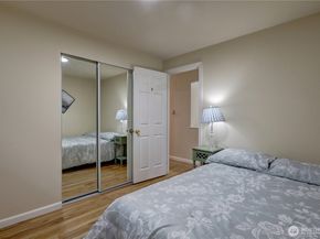 2007 168th Avenue NE, Bellevue WA 98008