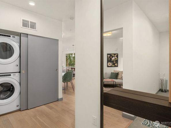 11903 NE 128th Street 414, Kirkland WA 98034