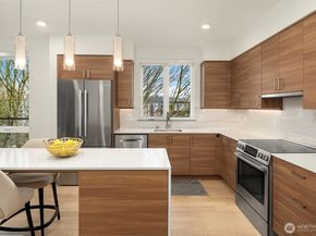 11903 NE 128th Street 414, Kirkland WA 98034