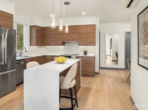 11903 NE 128th Street 414, Kirkland WA 98034