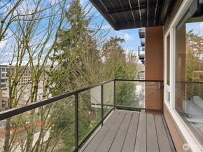 11903 NE 128th Street 414, Kirkland WA 98034