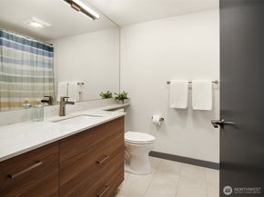 11903 NE 128th Street 414, Kirkland WA 98034