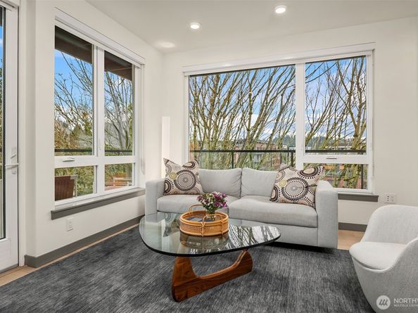 11903 NE 128th Street 414, Kirkland WA 98034
