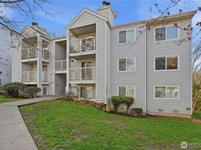 975 NE Aberdeen Ave F308, Renton WA 98056