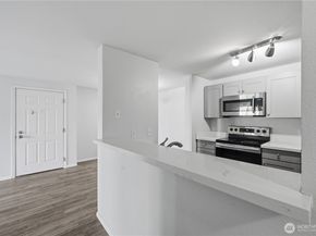 975 NE Aberdeen Ave F308, Renton WA 98056
