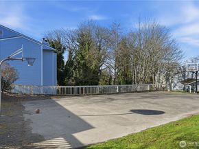 975 NE Aberdeen Ave F308, Renton WA 98056
