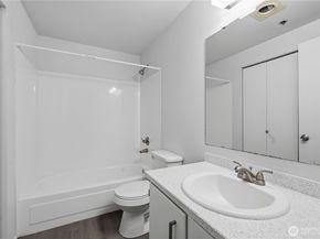 975 NE Aberdeen Ave F308, Renton WA 98056