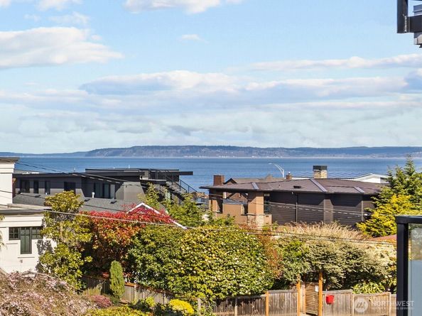 300 2nd Avenue N 2E, Edmonds WA 98020