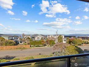 300 2nd Avenue N 2E, Edmonds WA 98020