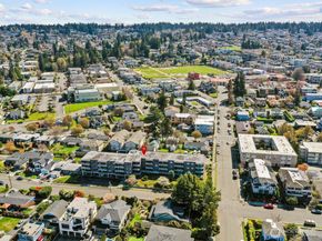 300 2nd Avenue N 2E, Edmonds WA 98020