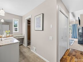 17434 NE 40Th Place C5, Redmond WA 98052