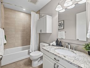 17434 NE 40Th Place C5, Redmond WA 98052