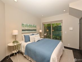 8218 2nd Avenue NE B, Seattle WA 98115
