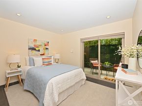 8218 2nd Avenue NE B, Seattle WA 98115