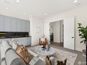 15045 SE 45th Place, Bellevue WA 98006