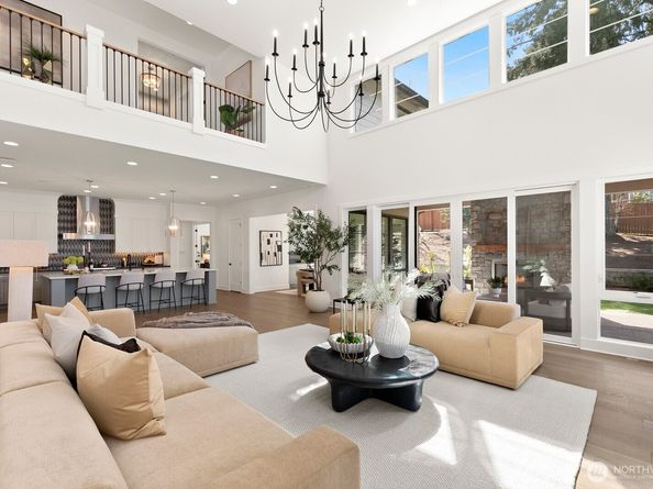 15045 SE 45th Place, Bellevue WA 98006