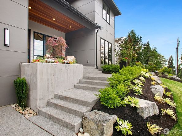 15045 SE 45th Place, Bellevue WA 98006