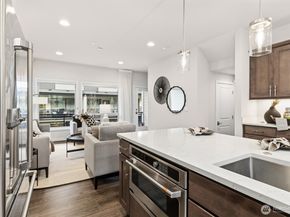964 7th Avenue NE 2.4, Issaquah WA 98029