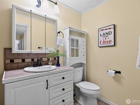12251 SE 59th Street 102, Bellevue WA 98006