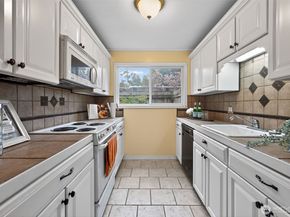 12251 SE 59th Street 102, Bellevue WA 98006