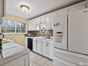12251 SE 59th Street 102, Bellevue WA 98006