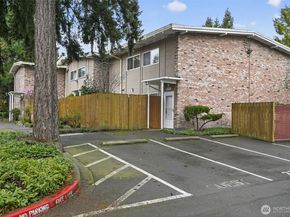 12251 SE 59th Street 102, Bellevue WA 98006