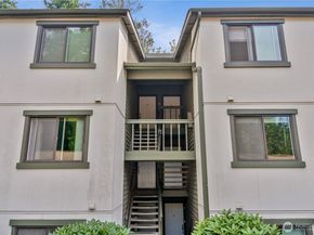 12703 NE 129th Court H202, Kirkland WA 98034