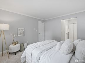 12703 NE 129th Court H202, Kirkland WA 98034