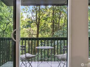 12703 NE 129th Court H202, Kirkland WA 98034