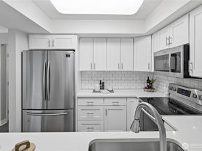 12703 NE 129th Court H202, Kirkland WA 98034